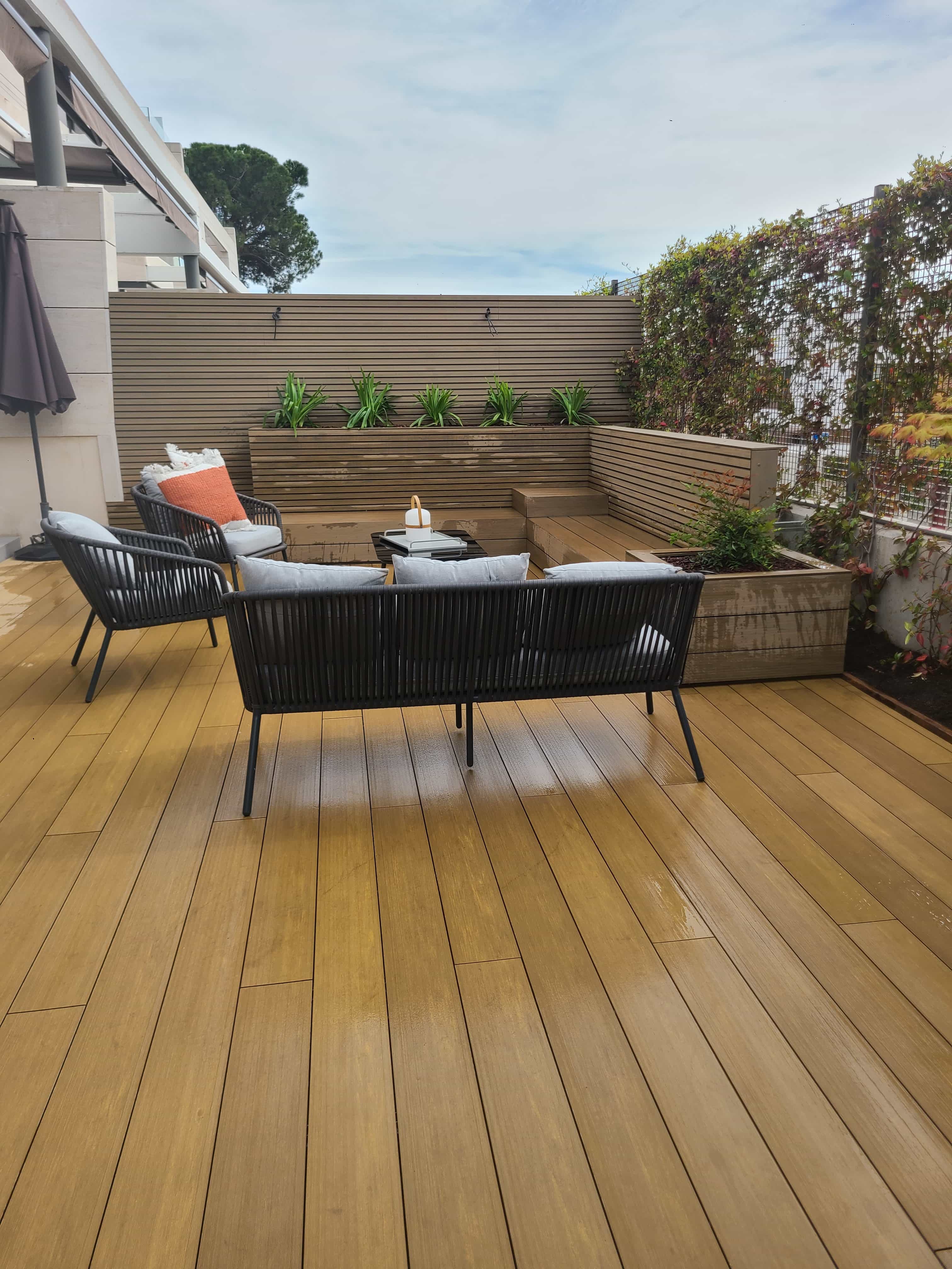 chalet terraza plantas
